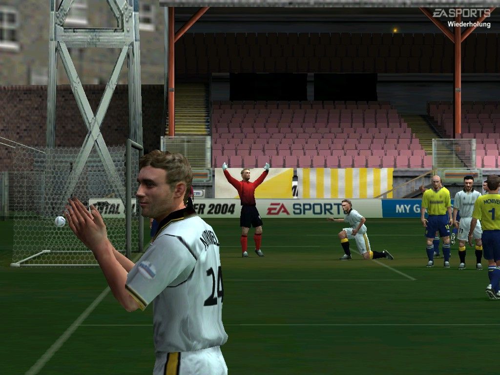 FIFA Soccer 2004 Disc 1-2 Microsoft Windows PC CD-PC Gamez USA