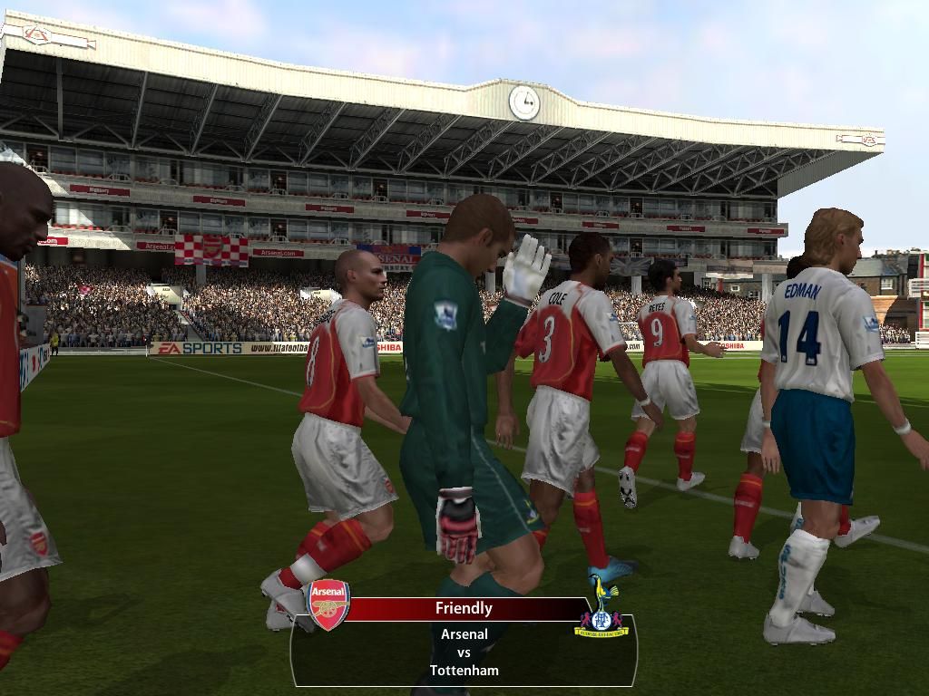 FIFA Soccer 2005 Disc 1-2 Microsoft Windows PC CD-PC Gamez USA