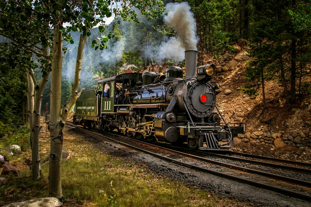close-up photo of traveling train during daytime